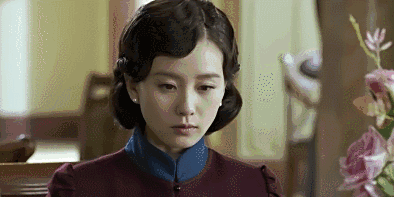 时尚 微信微博 正文    说到旁白,现在很多谍战剧都很爱用,仿佛多了一