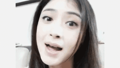 不过,私底下的她不仅是个毫无偶像包袱的