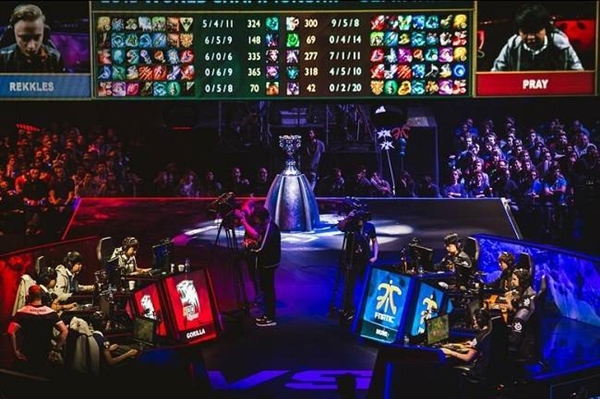 职业电竞学院_电竞职业玩家收入