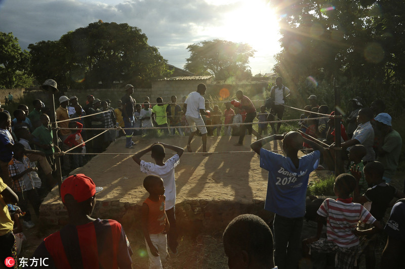津巴布韦儿童练拳击 在格斗中远离歧途