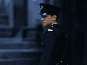 12号   小公举的30号,正是18和12相加之和   勇士俘获了杰伦一家三口