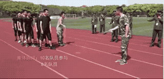 人家可不是为了玩儿,   而是正儿八经的在训练!
