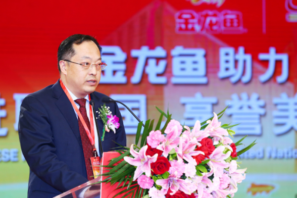 美国街头花式热议中国美食 洛杉矶市长对金龙鱼赴美表示欢迎