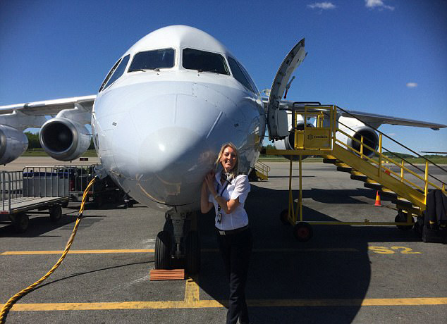 工作旅游两不误！瑞典美女飞行员晒环球世界靓照