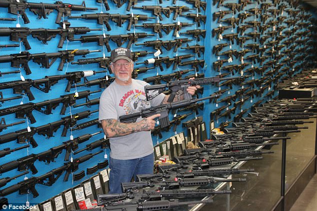 美枪支收藏家拥有数百只枪 堪称全美最佳私人武装
