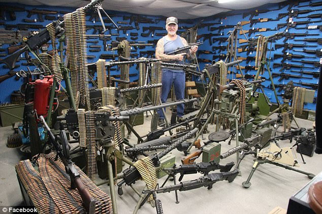 美枪支收藏家拥有数百只枪 堪称全美最佳私人武装