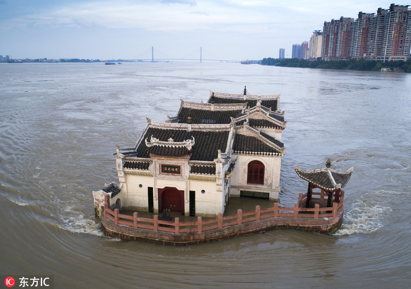 长江鄂州段超设防水位 700年古建筑洪水中屹立不倒