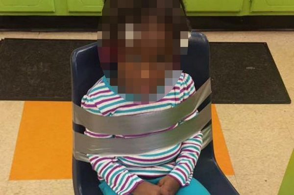 美4岁女童幼儿园里被绑椅子上引父母震怒
