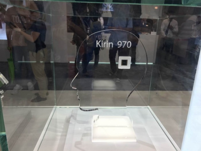 华为麒麟970发布 全球首款第一枚手机AI芯片