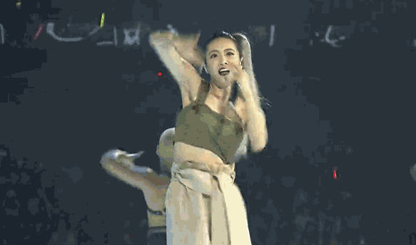 37岁的天后蔡依林依然是超拼的那个时尚女王