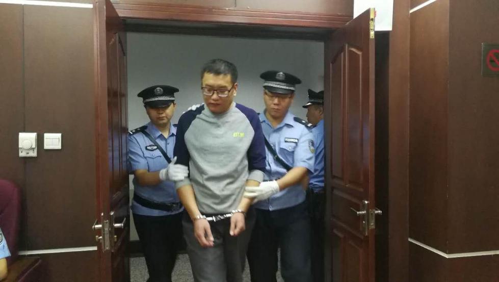 个人违法记录查询_警察查个人信息违法吗_查询公民个人信息