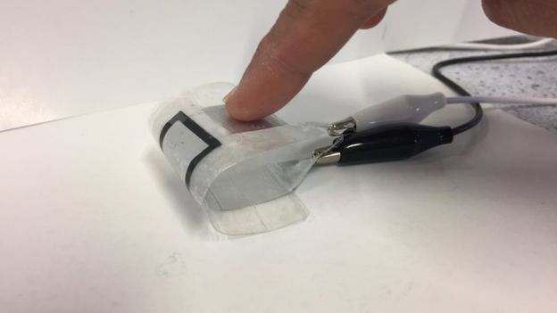 英国贝尔法斯特女王大学：可折叠有机电池问世 可用于起搏器等人体植入设备
