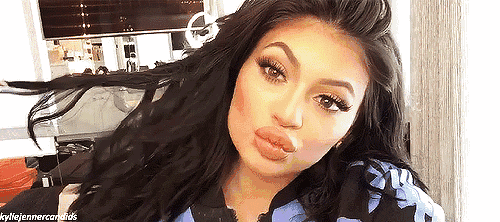 即墨信息港 时尚女性 容颜    然而最近几年,金小小妹的嘴唇眼看着