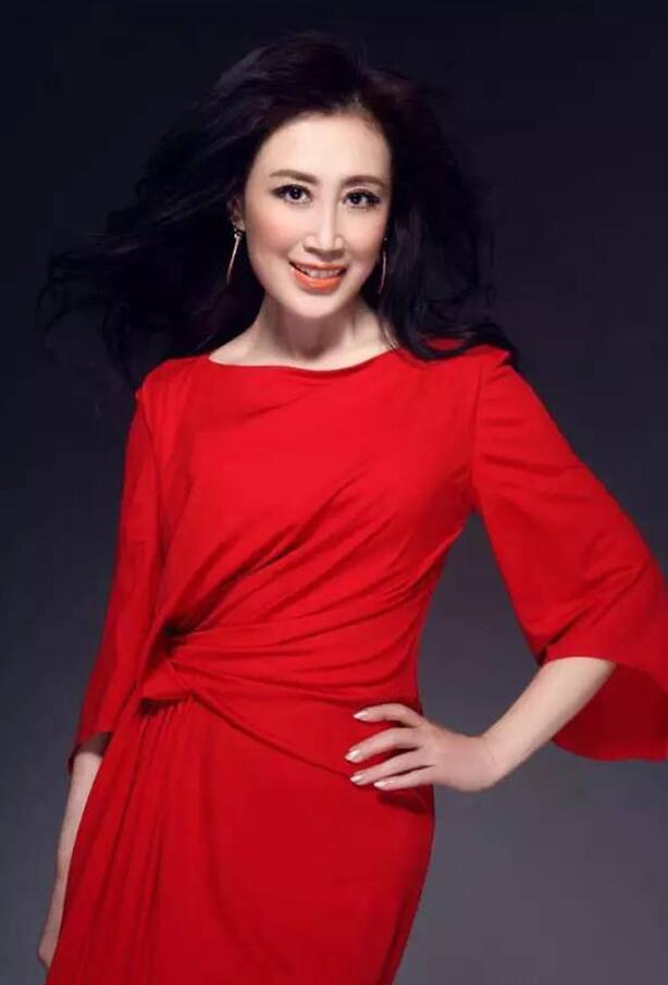 女高音歌唱家冯欣携新专辑《温暖》为祖国68华诞献礼
