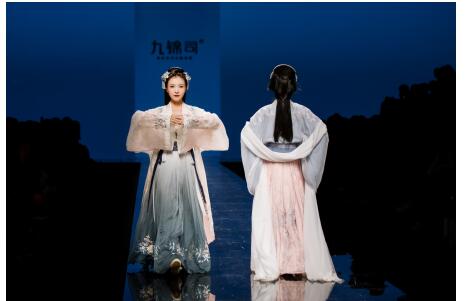 九锦司登上杭州国际时装周,匠心制作汉服千年