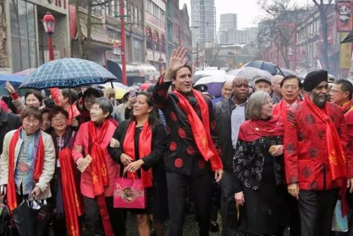 2017年1月,加拿大总理特鲁多带领内阁3位部长参加温哥华华埠新春大游行。 2017年1月,加拿大总理特鲁多带领内阁3位部长参加温哥华华埠新春大游行。