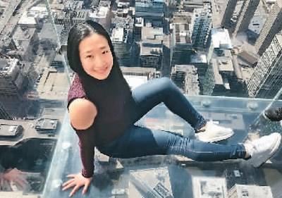 中国侨网图为王一迪在芝加哥旅行时留影。她表示,虽然芝加哥治安不太好,但只要多加注意,仍然会有一个舒心安全的旅程。