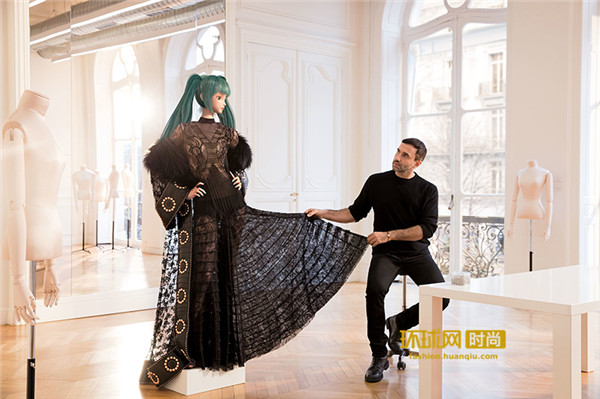 【潮流】Riccardo Tisci凭什么在时尚圈混的这么好？无论Givenchy还是Burberry都爱他！