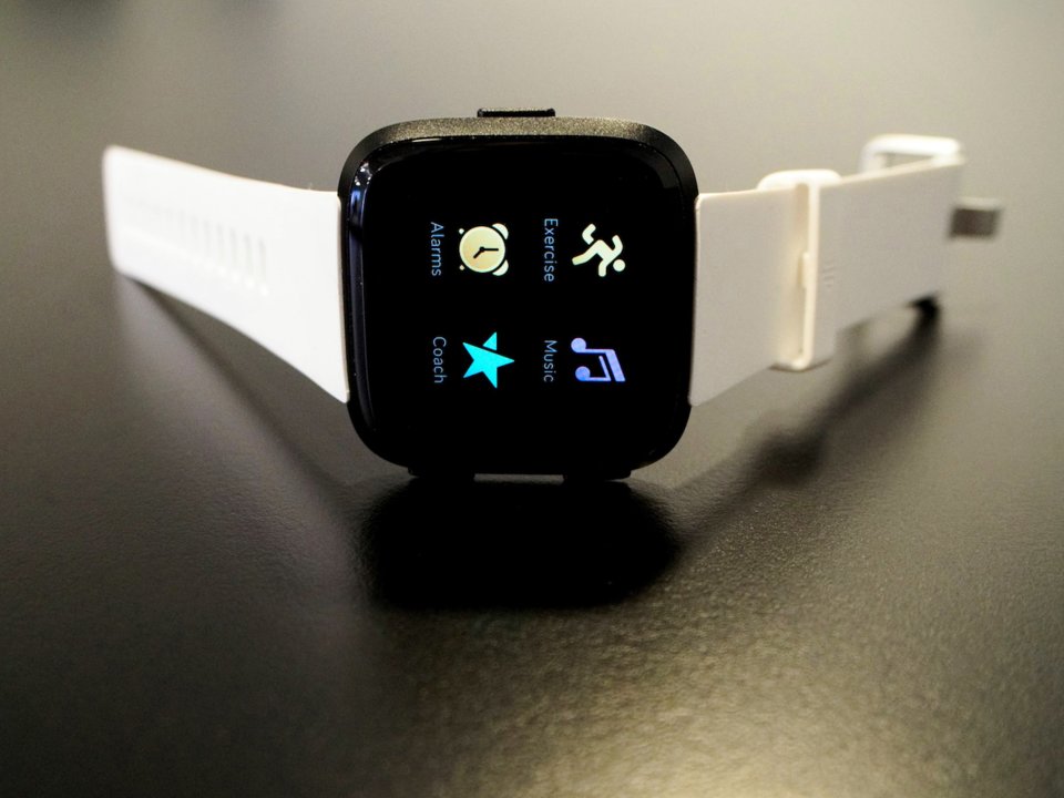 评测:200美元的Fitbit Versa比Apple Watch更好
