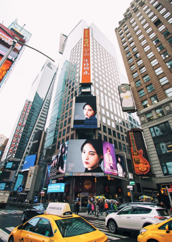 中国少女偶像徐子轩登陆美国时代广场大屏幕