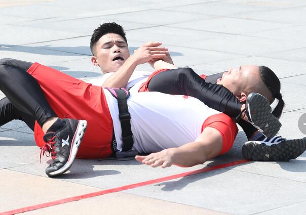 《健身总动员》跃跑深圳 生理健身创始人火子变身综艺咖