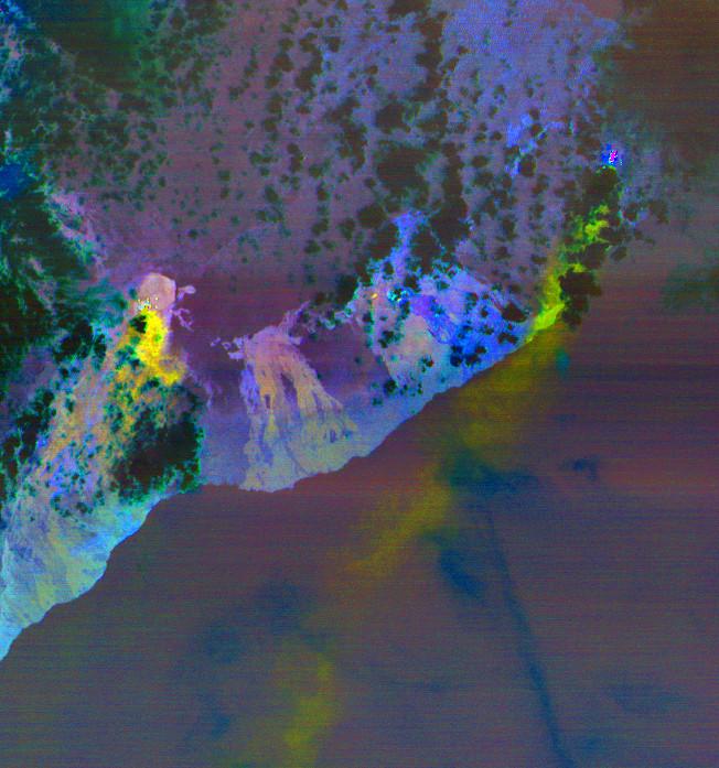 NASA从太空中监测夏威夷基拉韦厄火山熔岩情况