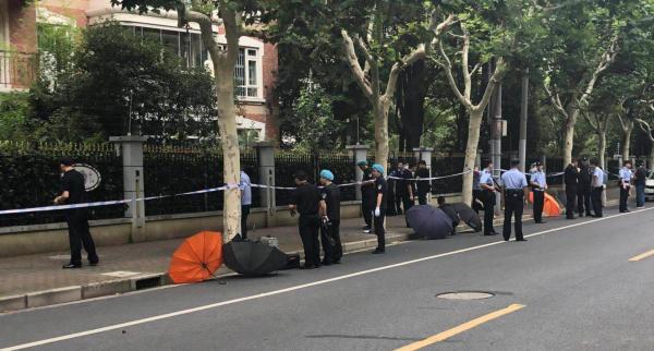 上海警方通报持刀伤人事件:嫌犯生活无着报复
