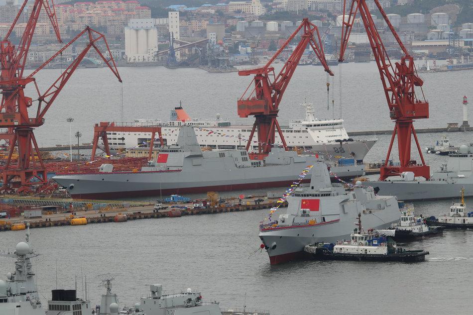 历史首次!中国两艘055万吨级驱逐舰同日下水