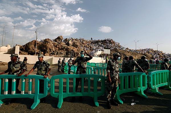沙特部署十万安全人员保驾麦加朝圣,严防踩踏