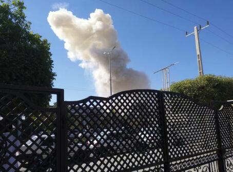 伊朗一警察总部附近遭汽车炸弹袭击 已致3死多伤