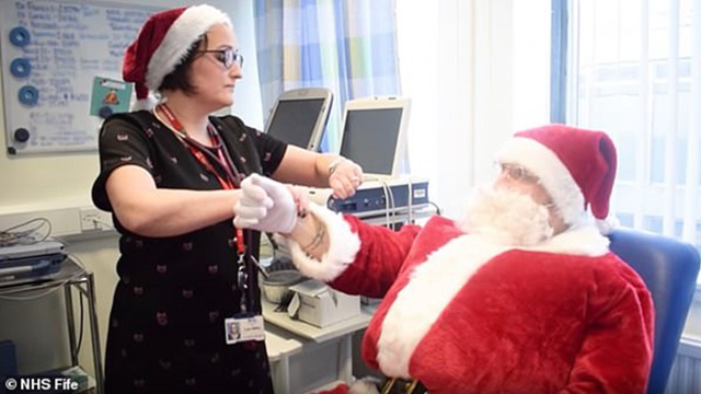 英国医务人员拍滑稽视频庆祝圣诞