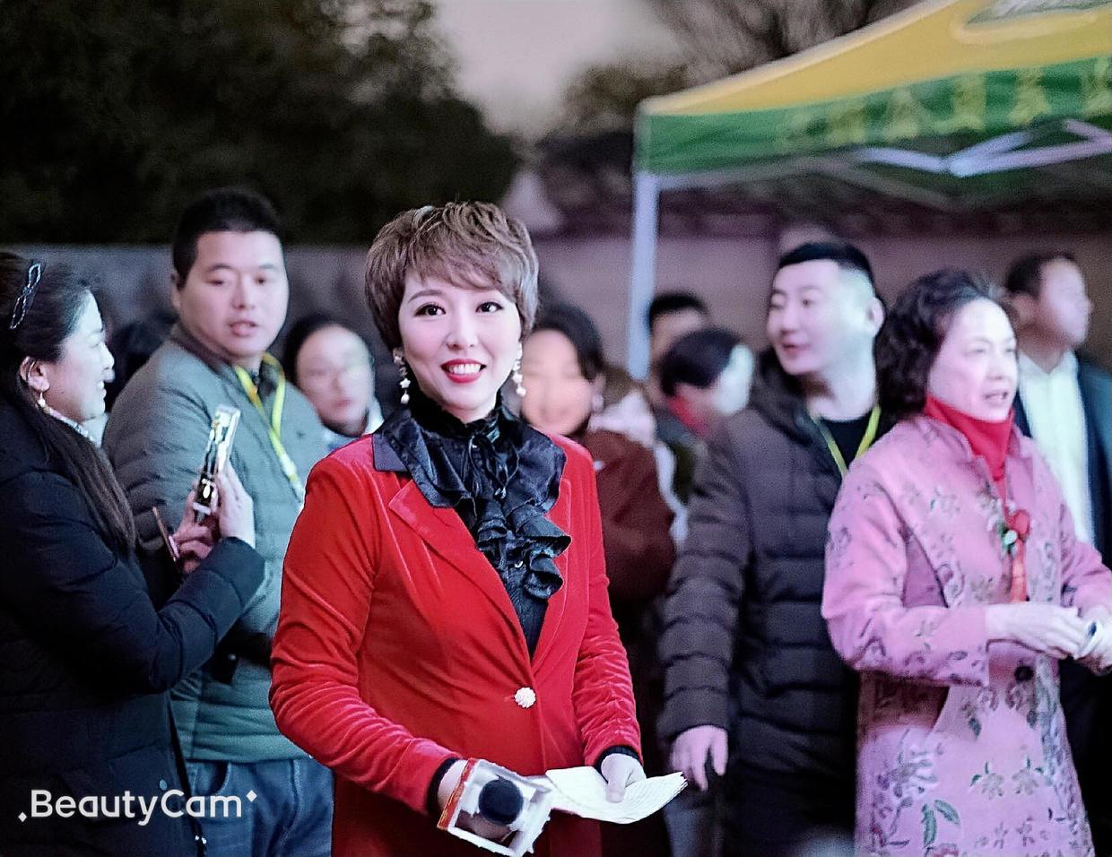 上海电视台主持人安宁助力大美舒城公益演唱会