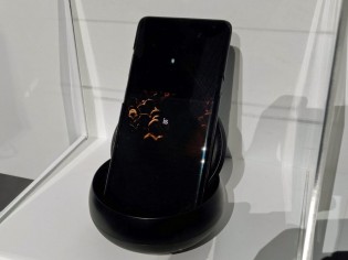 三星“秘密”展出可折叠手机和5G手机原型机