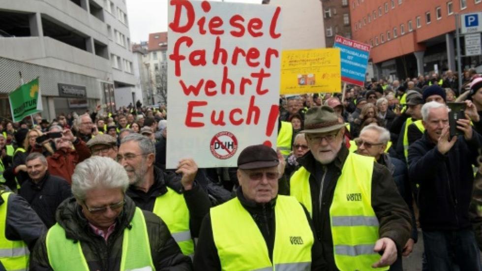 黄背心骚乱在欧洲蔓延 德国民众抗议柴油车禁
