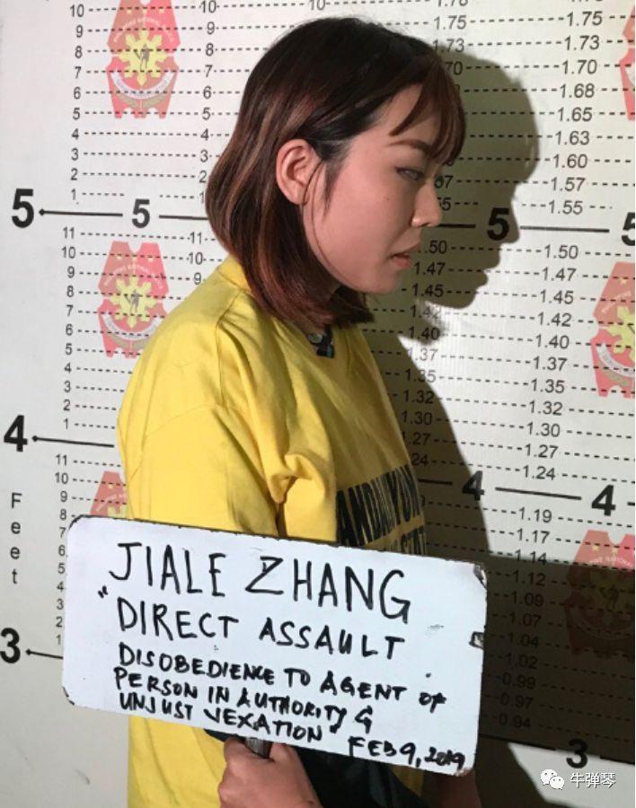 这两个中国女人在外国被拘押,真活该!