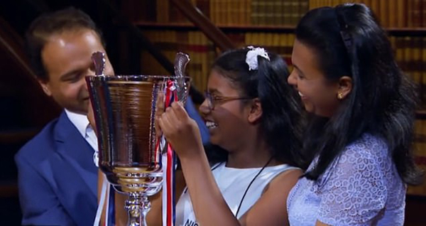 英女孩竞赛摘冠被称“人类计算器” 智商超爱因斯坦