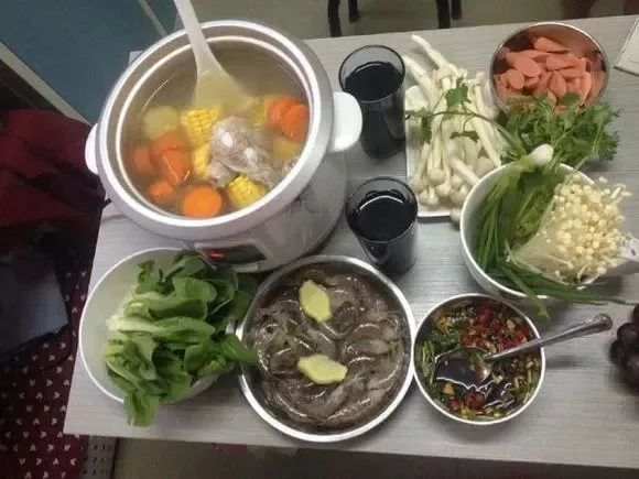 又见官微接力：宿舍炒菜包饺子 他们被消防蜀黍盯上了…