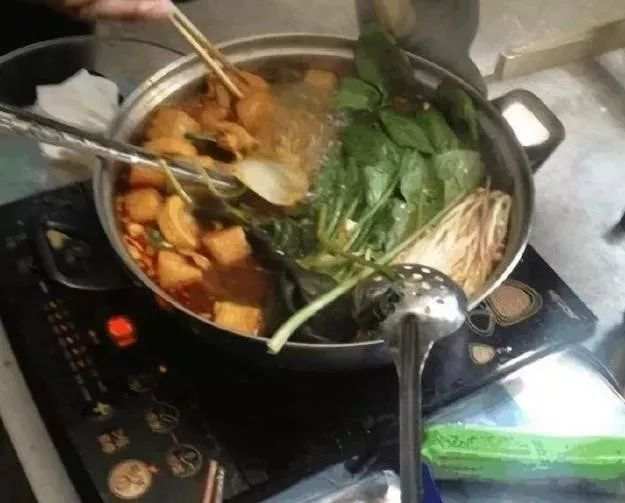 又见官微接力：宿舍炒菜包饺子 他们被消防蜀黍盯上了…