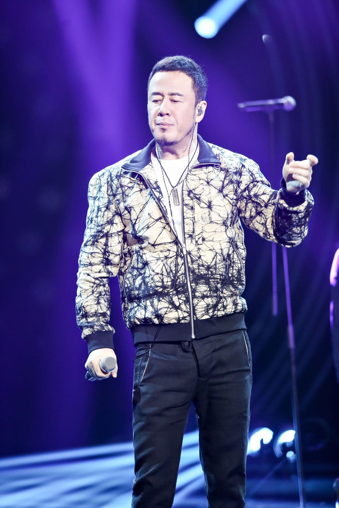 《歌手》2019杨坤共情高歌《长子》 谈“中国式父亲”感慨万千