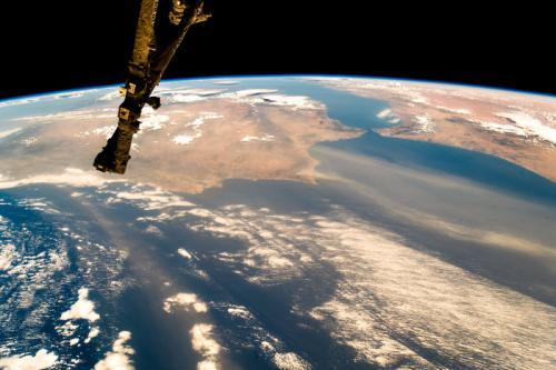 太空俯瞰欧洲：一层“轻纱”笼罩陆地与海洋(图)