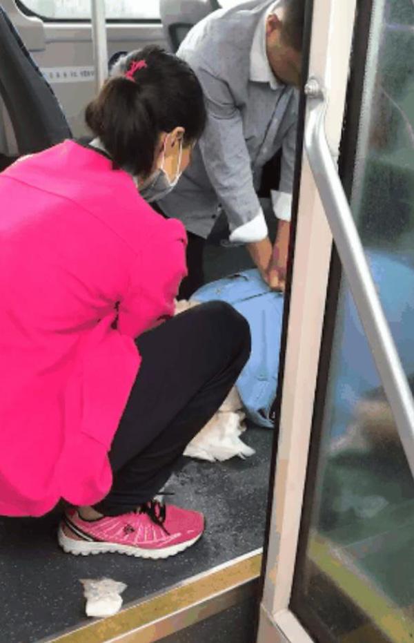 别车引发争吵 汕头一公车司机被“气死” 官方通报来了