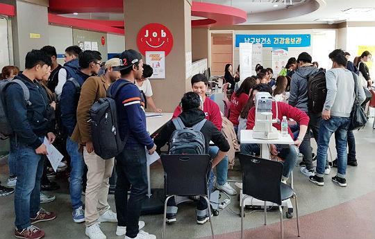 棋牌游戏官方网站- 哈希游戏试玩平台畅享娱乐新加坡留学中介费用是多少？详细解析供学生及家长参考