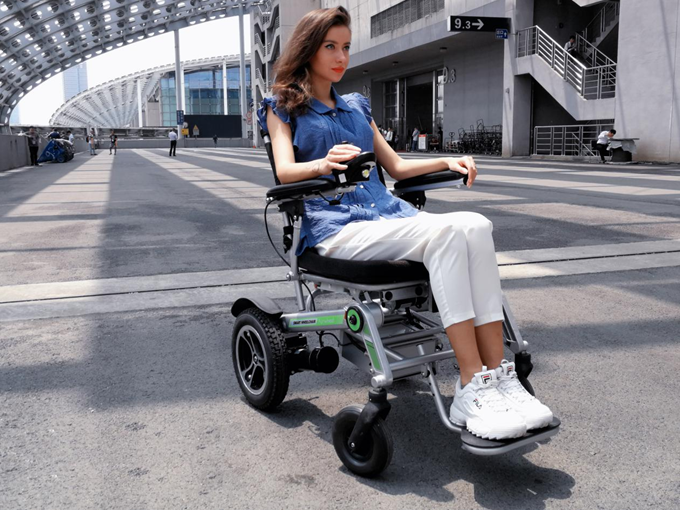 爱尔威发布全新智能跟随轮椅