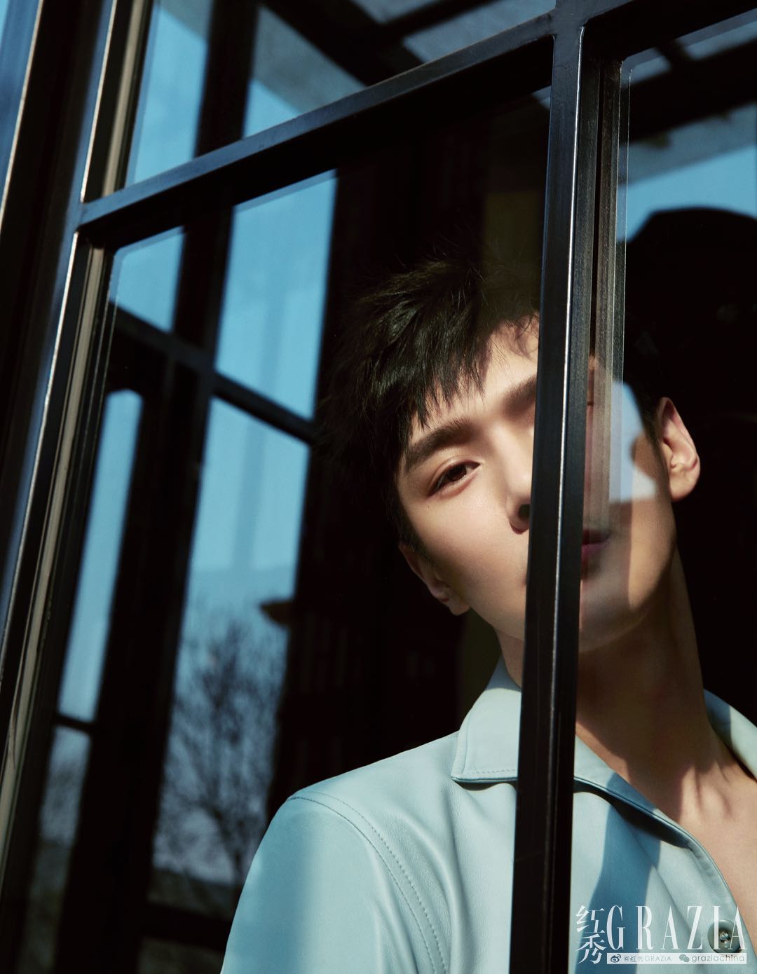 彦希拍摄杂志 揭秘硬朗外表下那颗热烈的逐梦之心