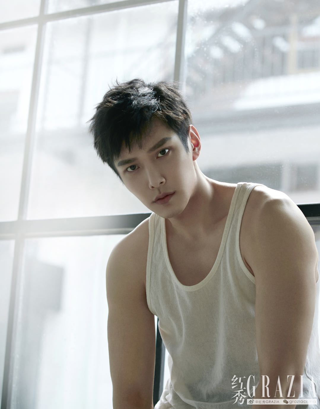 彦希拍摄杂志 揭秘硬朗外表下那颗热烈的逐梦之心