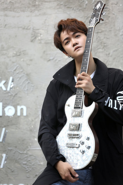 《沙漠骆驼》原唱展展宣布解约 骆驼之路继续前行