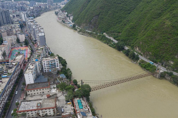 泸定县gdp_泸定县经济社会发展快马加鞭