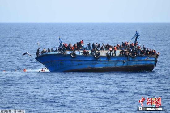 难民船遭意大利拒绝靠岸 马耳他伸援手安置难民