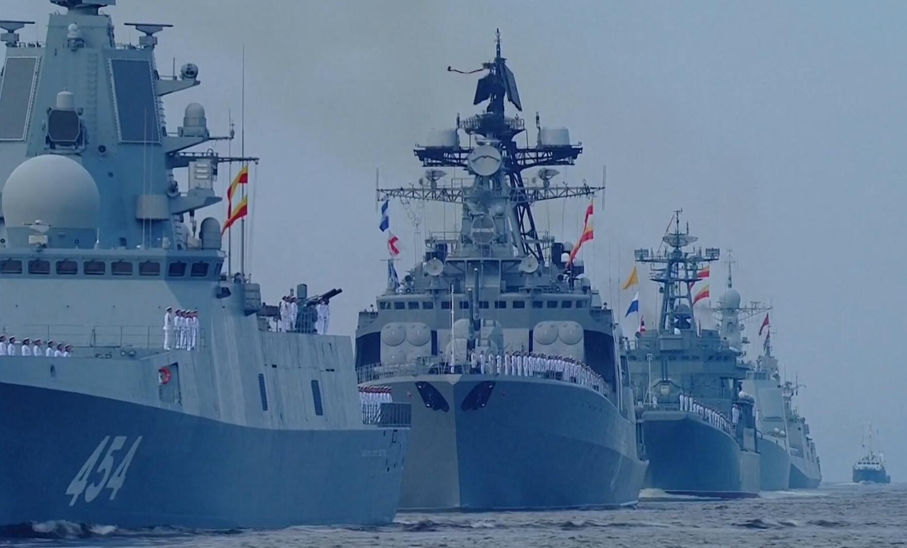 中央军委在南海海域隆重举行海上阅兵 - 中华人民共和国国防部