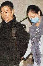 刘德华朱丽倩十指紧扣